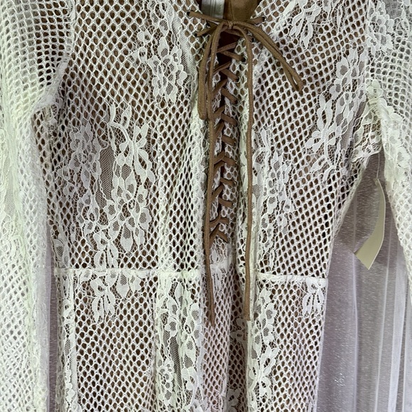 NWT Gorgeous Alice & You through Boston Proper lace dress with lace up front! - Picture 4 of 11